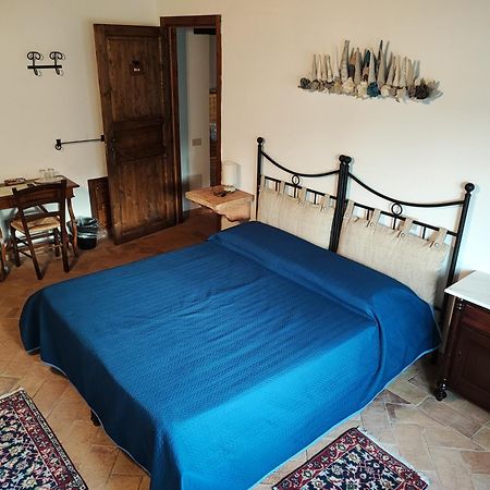 トーディ Casale Le Orme Bed & Breakfast エクステリア 写真