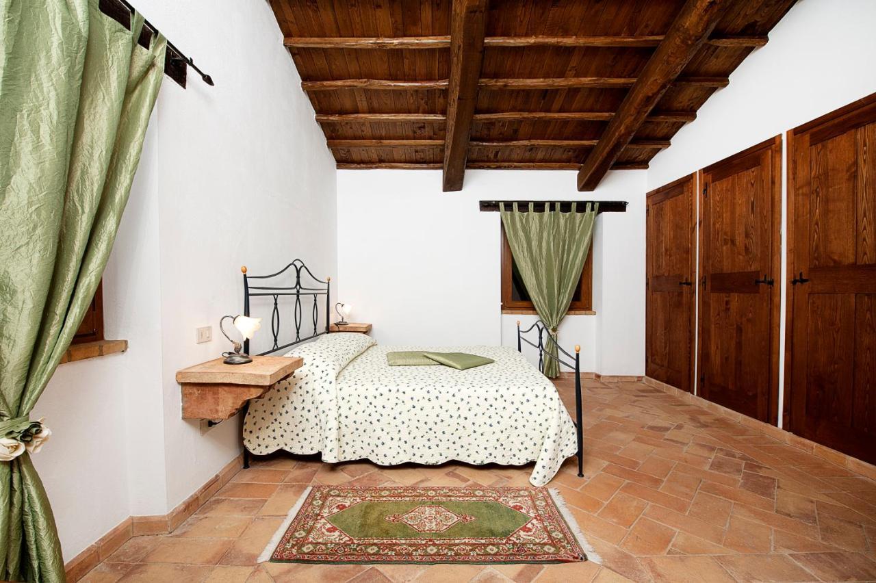 トーディ Casale Le Orme Bed & Breakfast エクステリア 写真