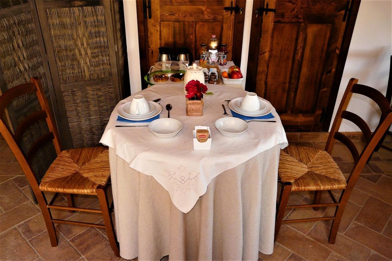 トーディ Casale Le Orme Bed & Breakfast エクステリア 写真