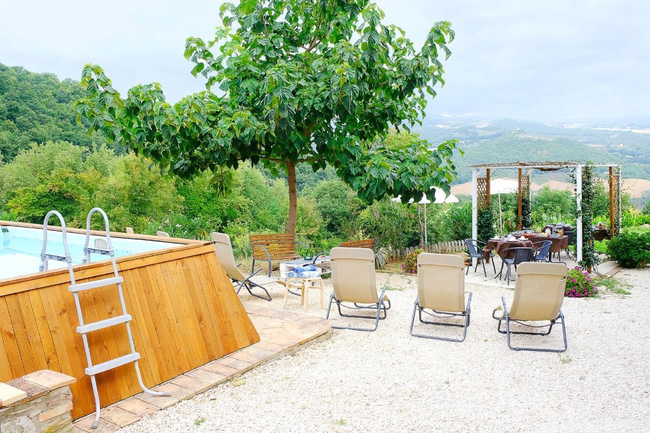 トーディ Casale Le Orme Bed & Breakfast エクステリア 写真