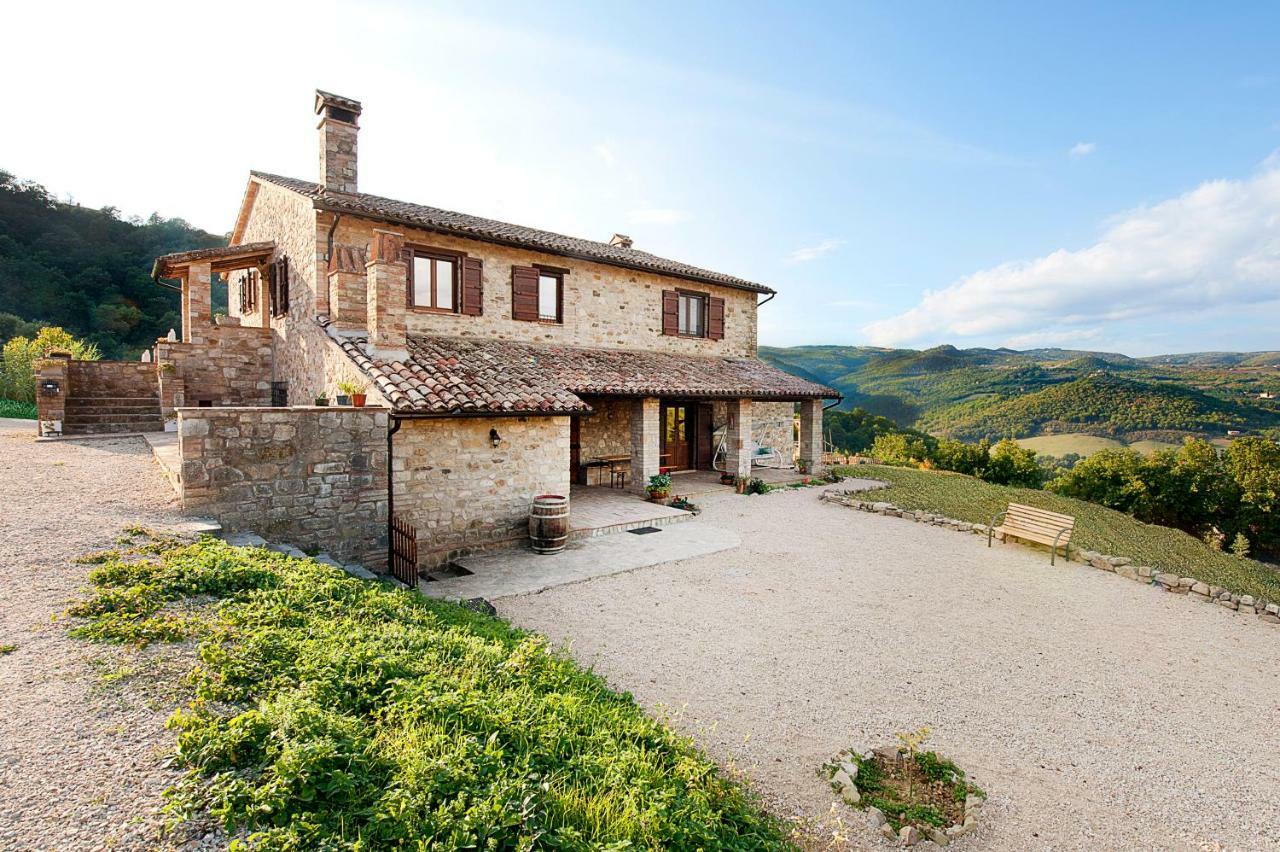 トーディ Casale Le Orme Bed & Breakfast エクステリア 写真